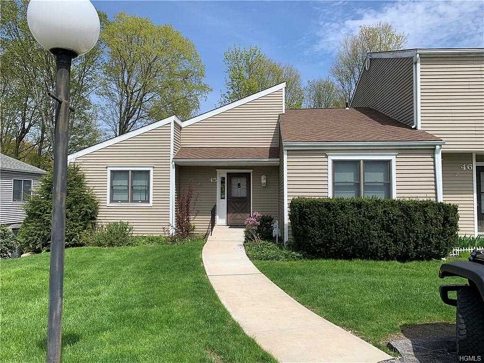 1st image of 45 Brewster Woods Dr