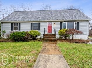 1 Johns Pl, Helmetta, NJ 08828