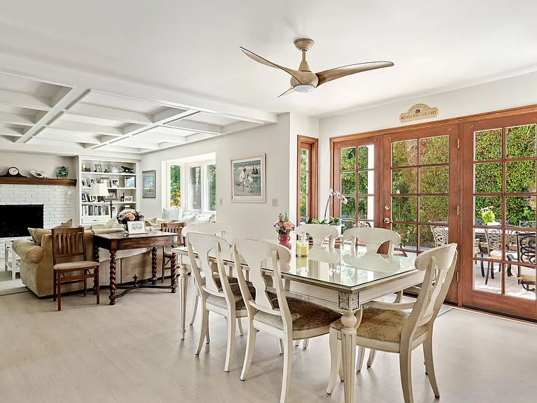 1225 Bel Air Dr — Photo 4