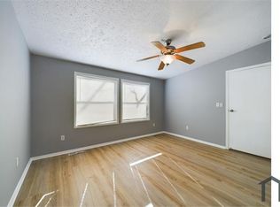 4220 E 45th Ter, Kansas City, MO 64130
