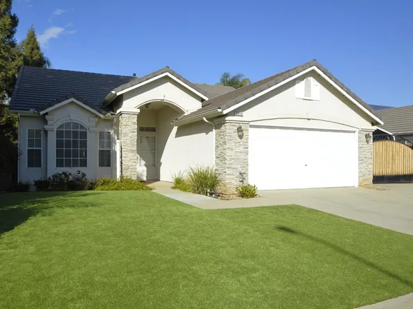 2856 E Pryor Dr, Fresno, CA 93720