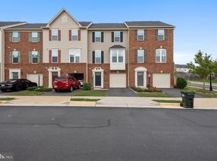 22874 Chestnut Oak Ter, Sterling, VA 20166