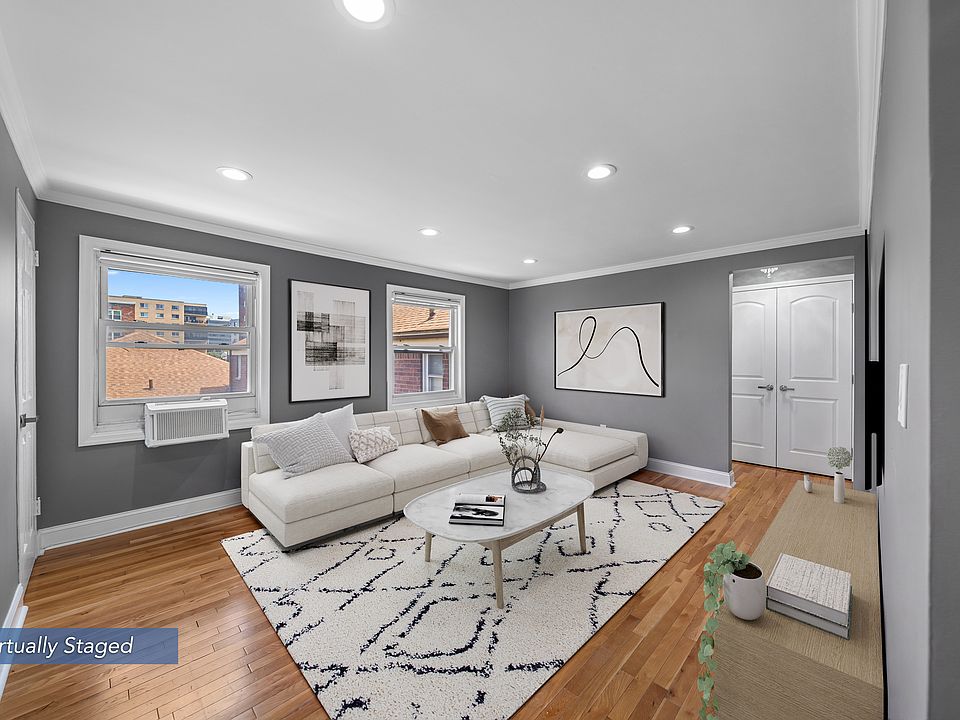 Beautifully Renovated 1-Bedroom Unit Featuring Recessed Lighting