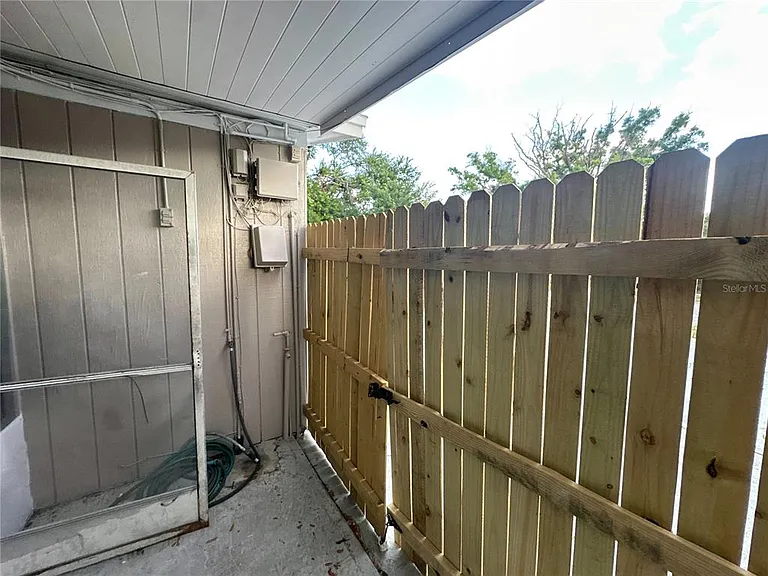 4421 Gandy Cir — Photo 52