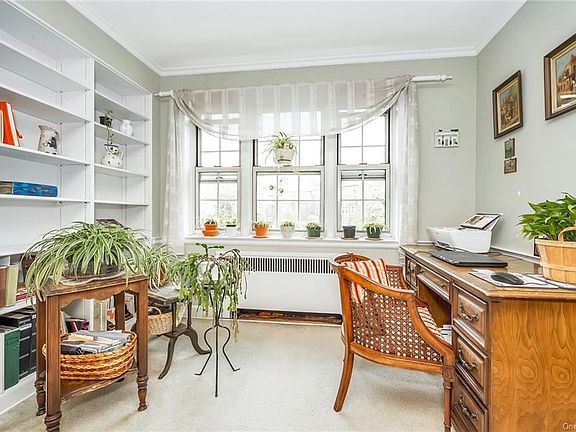 3rd image of 1 Chateaux Cir APT 1F