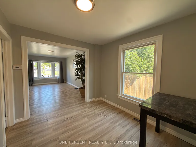 5082 Saint Lawrence Ave — Photo 6