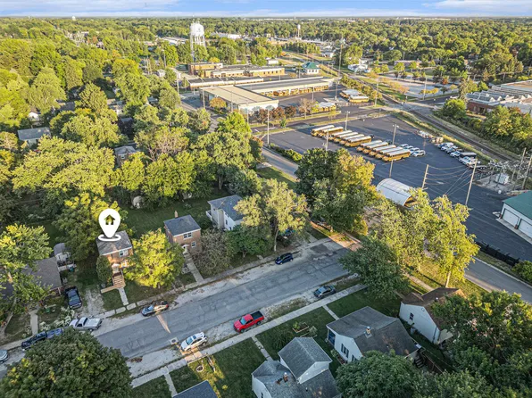 1106 Napoleon St, Valparaiso, IN 46383