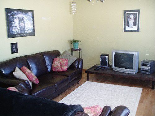 2nd image of 1520 Eastbriar