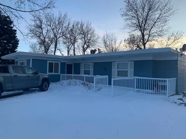 933 Oilfield Ave, Shelby, MT 59474