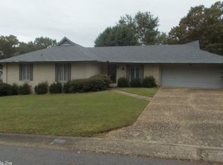 1612 Hidden Valley Dr, Benton, AR 72019