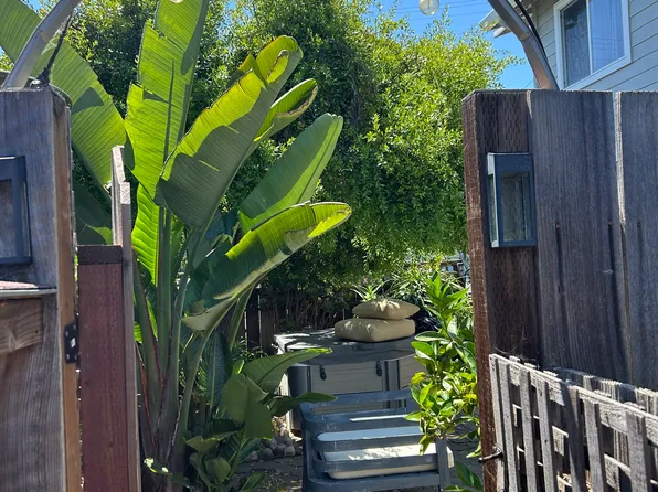 (undisclosed Address), Santa Cruz, CA 95065
