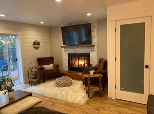 8367 Eleusis Dr #B, Anchorage, AK 99502