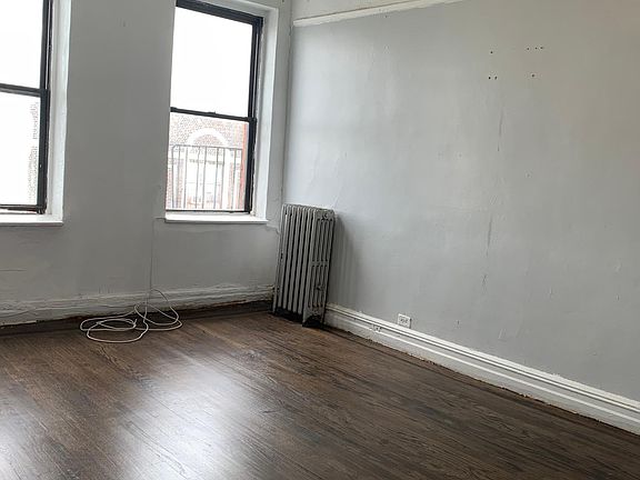 5th image of 2565 Colden Ave APT 5A