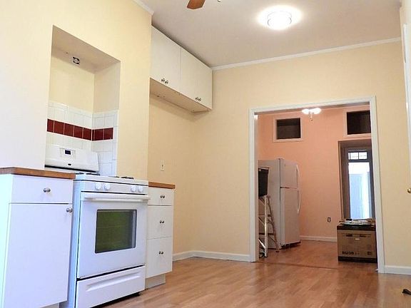 2nd image of 82 Newell St APT 2R