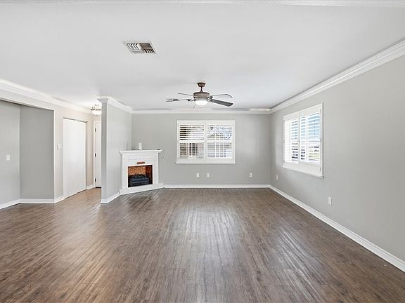 3rd image of 408 Grace St