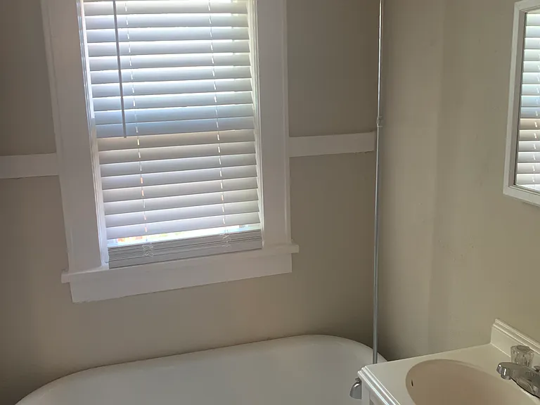 2521 1/2 N Robinson Ave #1 — Photo 20