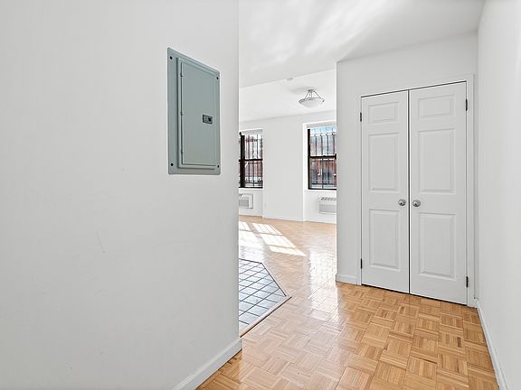 3rd image of 129 Boerum Pl APT 1B