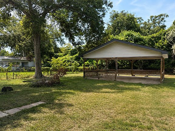 5th image of 1113 Railroad St