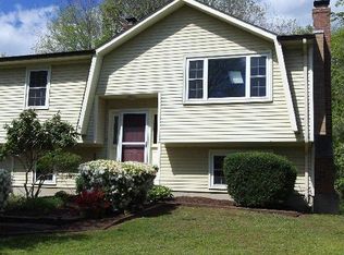 21 Driftwood Ln, Guilford, CT 06437
