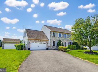 40 Jewel Dr, Mount Joy, PA 17552