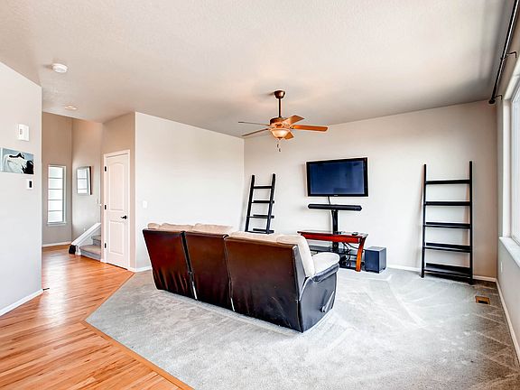 Living Room / Family Rm