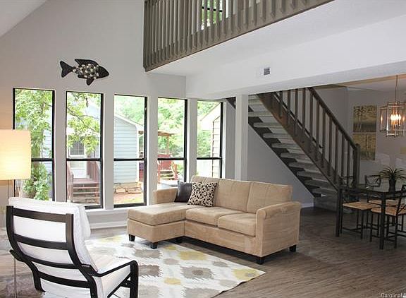 3rd image of 8119 Tiburon Cres