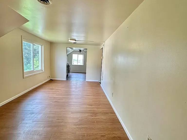 1027 Saint Clair Ave #A — Photo 2
