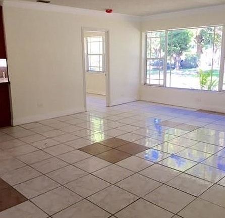 4th image of 350 N Biscayne River Dr