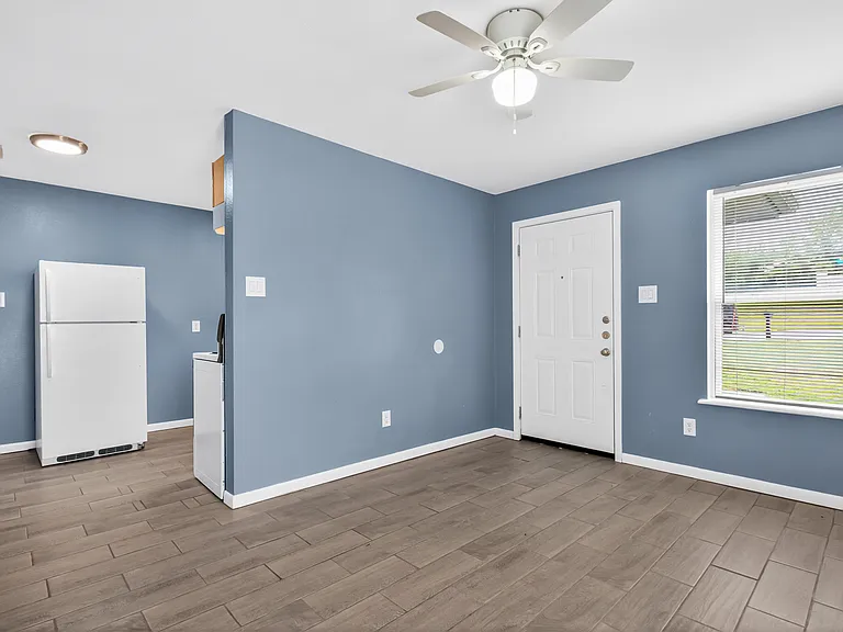 2701 NW 18th St #1 — Photo 15