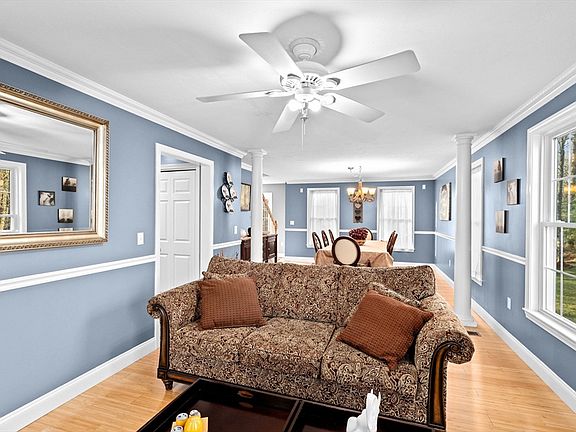 5th image of 13 King Philip Way