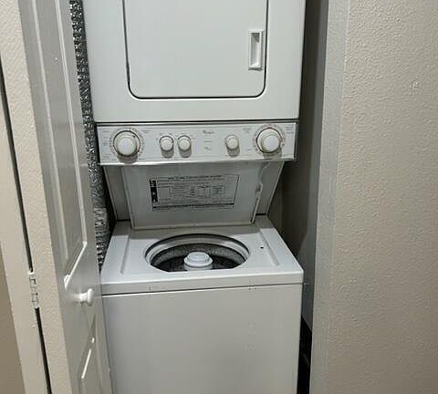 3rd image of 100 Glenbrook Rd #1428