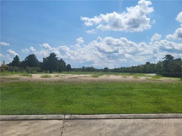 2 Eagle Point Ln, New Orleans, LA 70131