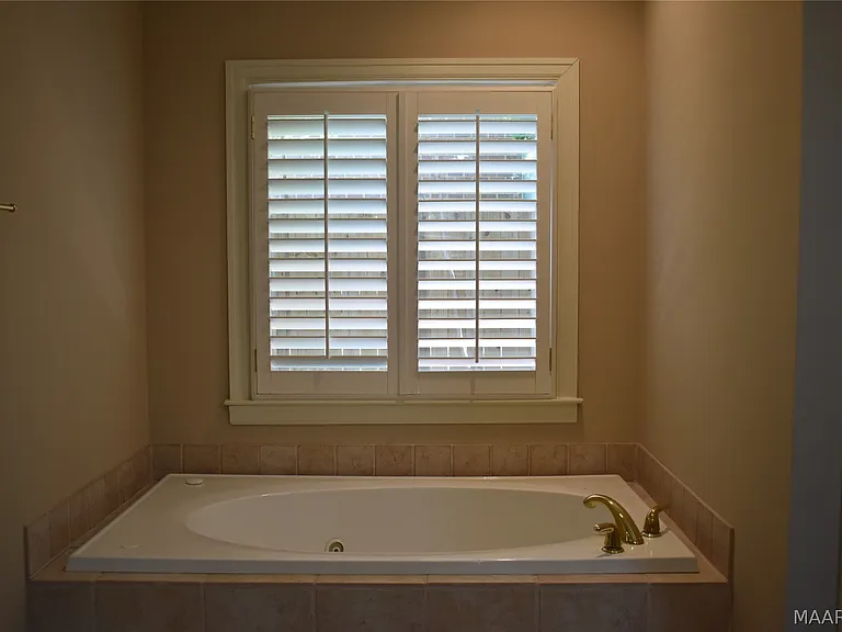 8212 Glynnwood Dr — Photo 34