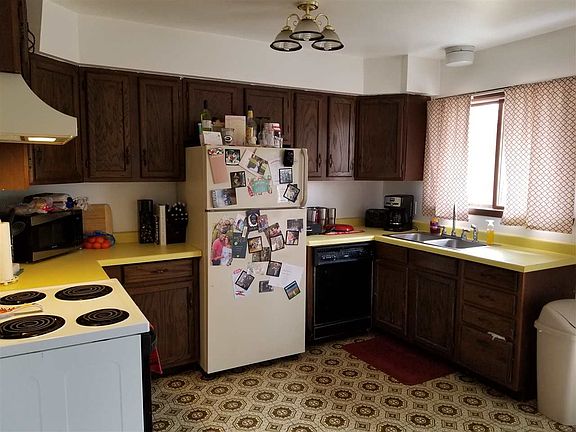 2nd image of 3121/3123 13th St S