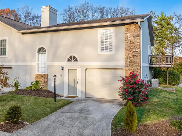 1700 Stone Hedge Dr, Knoxville, TN 37909