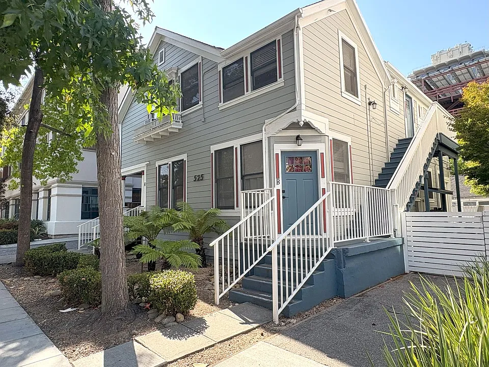 525 Hamilton Ave #B