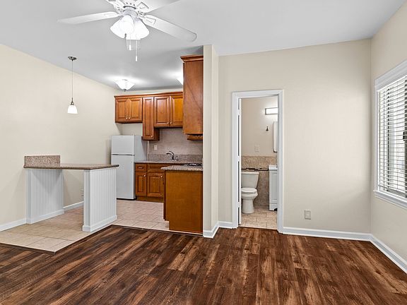 2nd image of 1324 Peterson Ave #14