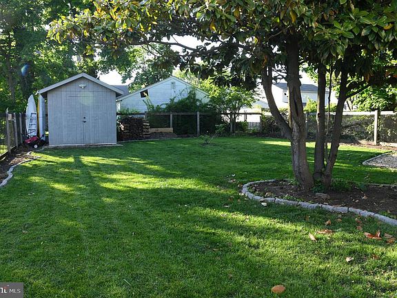3rd image of 1734 Fairview Ave