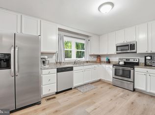 4514 Greenfield Dr, Fredericksburg, VA 22408