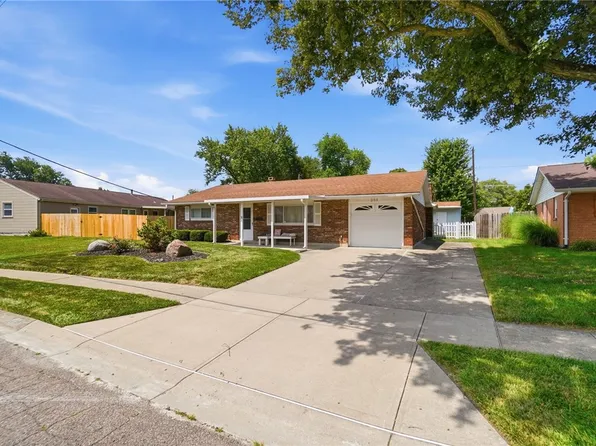 203 Brookside Dr, Brookville, OH 45309