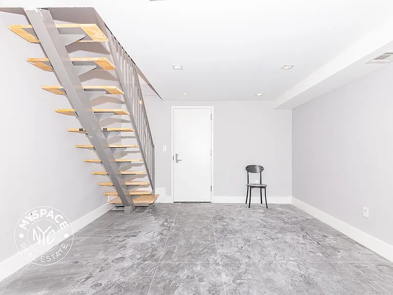 456 Madison St #1R — Photo 7