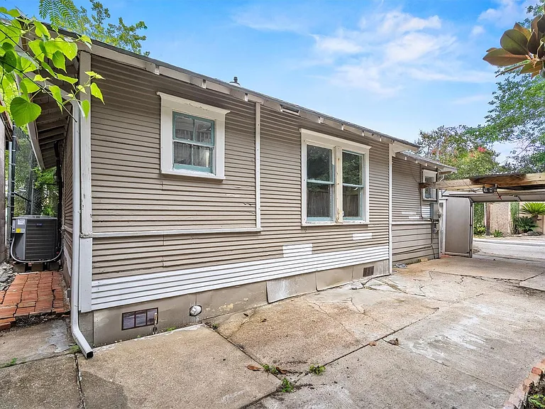 304 Bomar St — Photo 17