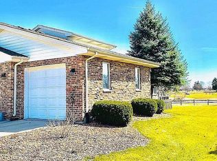 16111 W Red Cloud Dr, Lockport, IL 60441