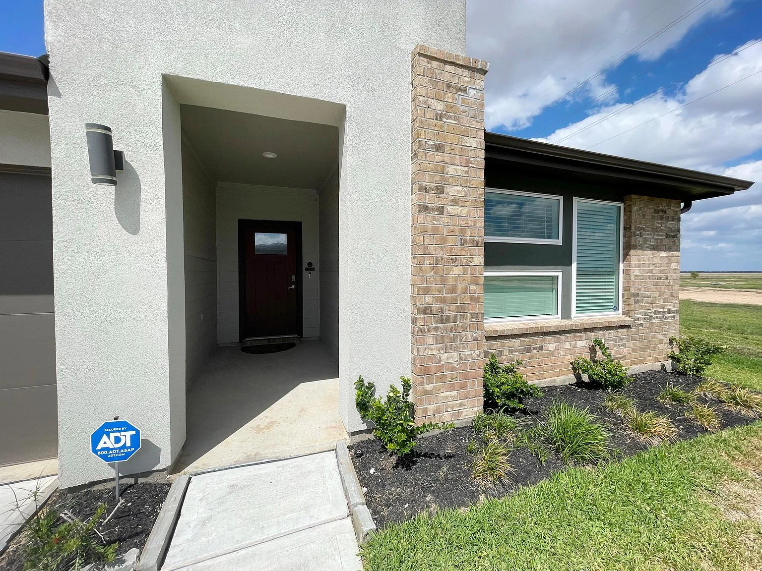 4 bed, 2.0 bath, 2082 sqft, $2,750 — Photo 4