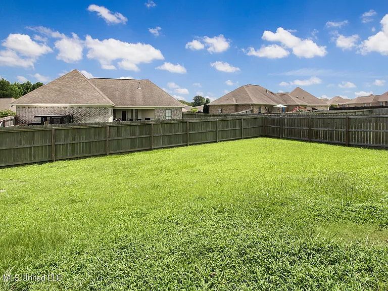203 Buttonwood Ln — Photo 21