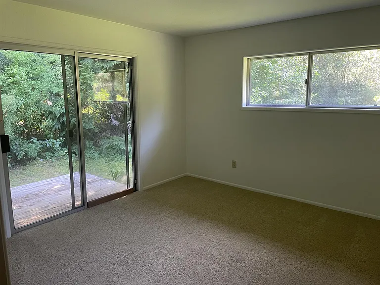 9540 SE Cedar St — Photo 7