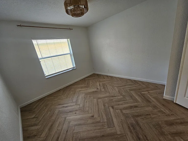 5449 Grande Palm Cir — Photo 16