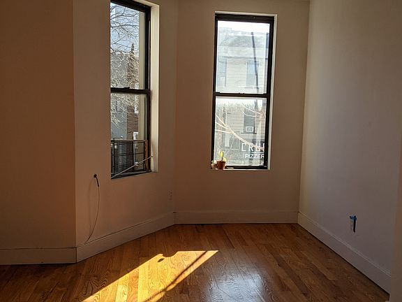 2nd image of 681 Evergreen Ave #4R