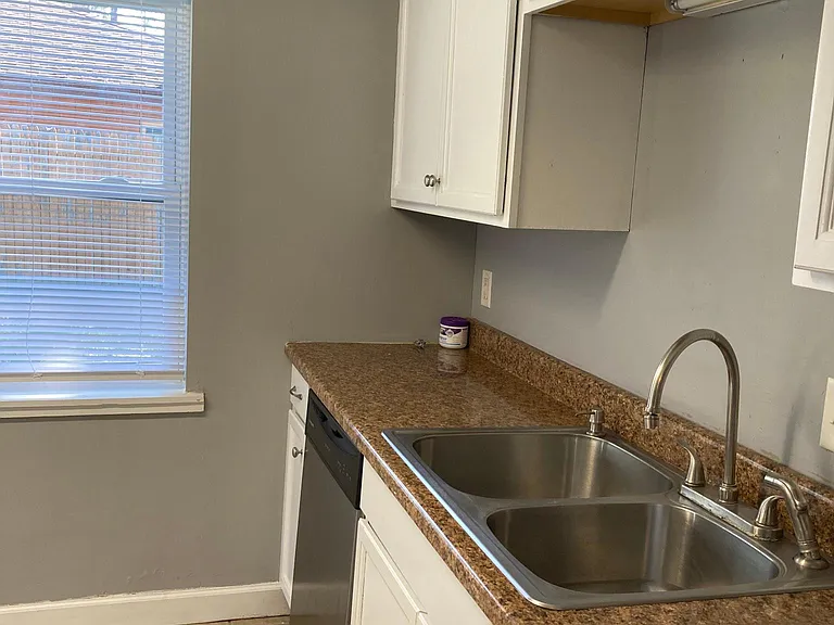 827 W Berry Ave — Photo 9