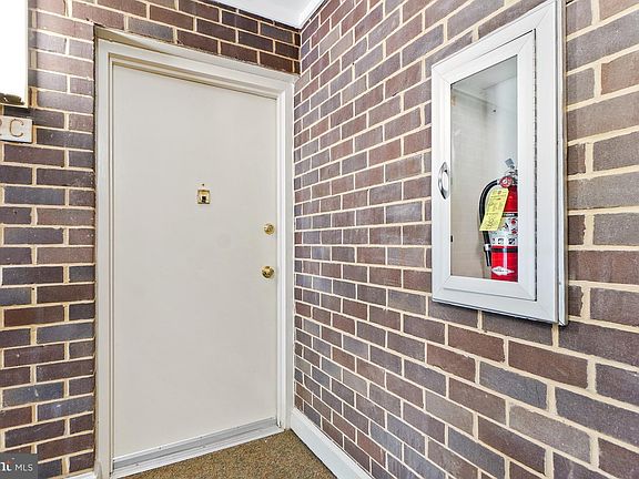 4th image of 3622 Gleneagles Dr #9-2C